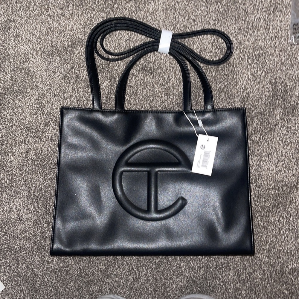 Brand New Authentic Never Used Telfar Medium Shopping Bag